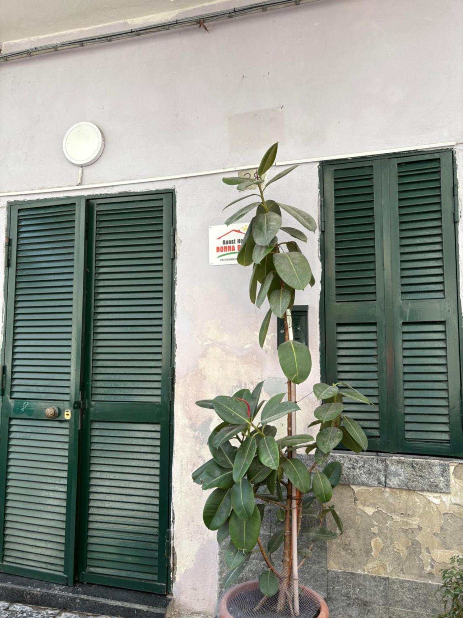 Guest House “Nonna Rossa” Napoli Eksteriør bilde